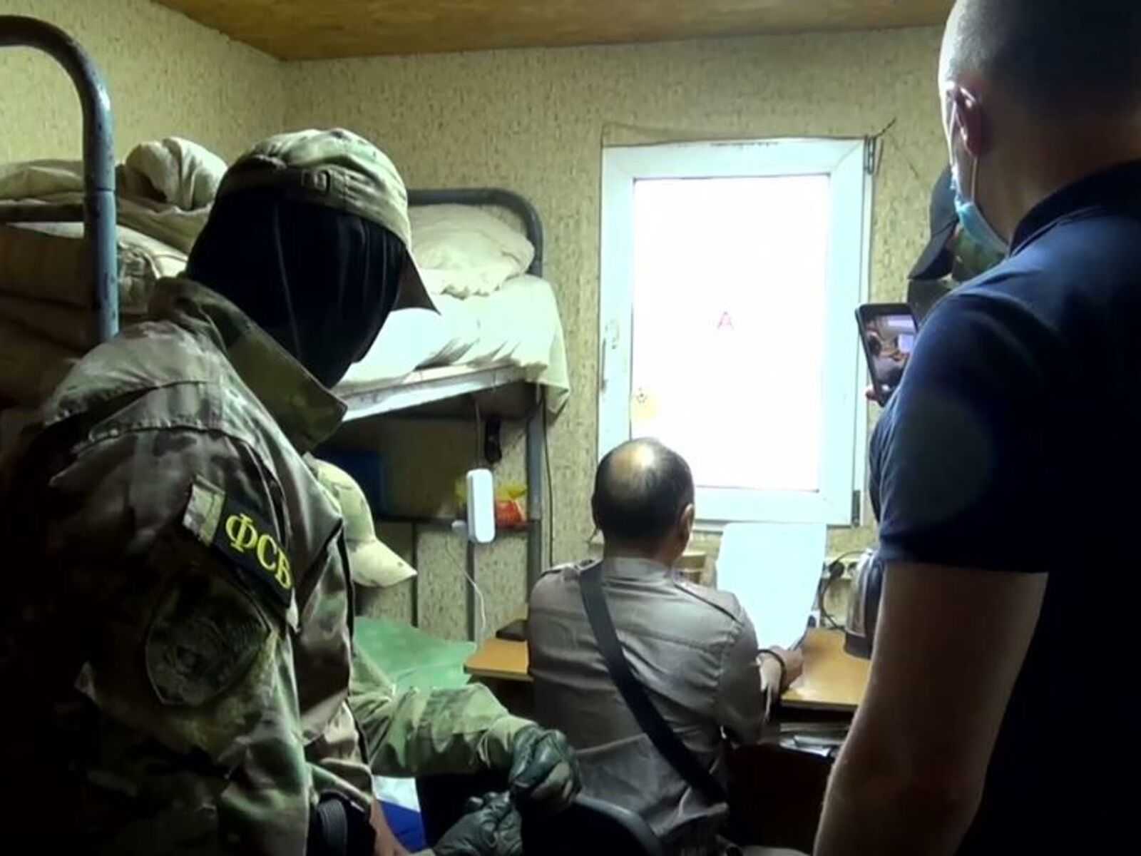 Следователя скр руслана миниахметова, задержанного по делу о взятке, отпустили из-под стражи - 1rre
