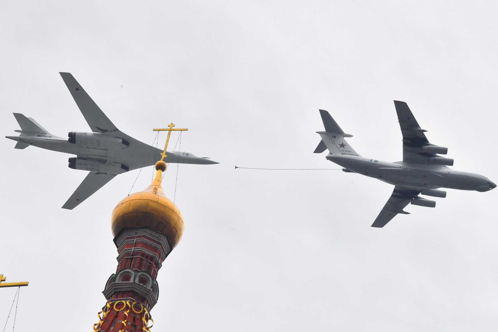 самолет победы в москве