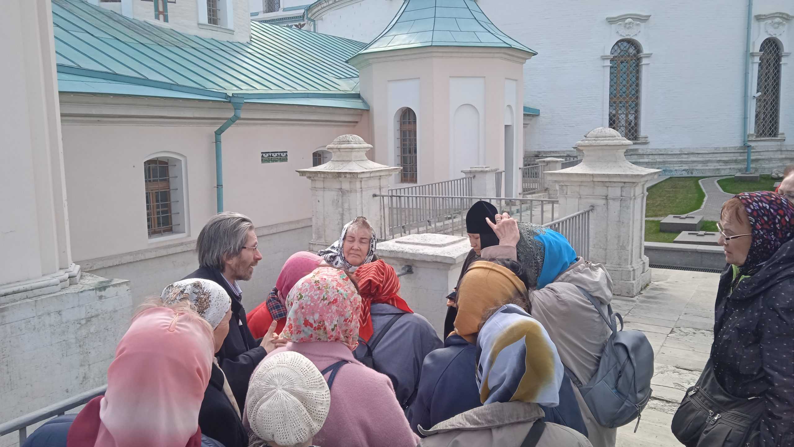 Что нужно делать на троицу в церкви и дома