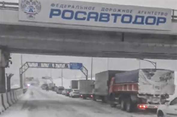 В плену многочасовых пробок: как крымский мост встречает автомобилистов