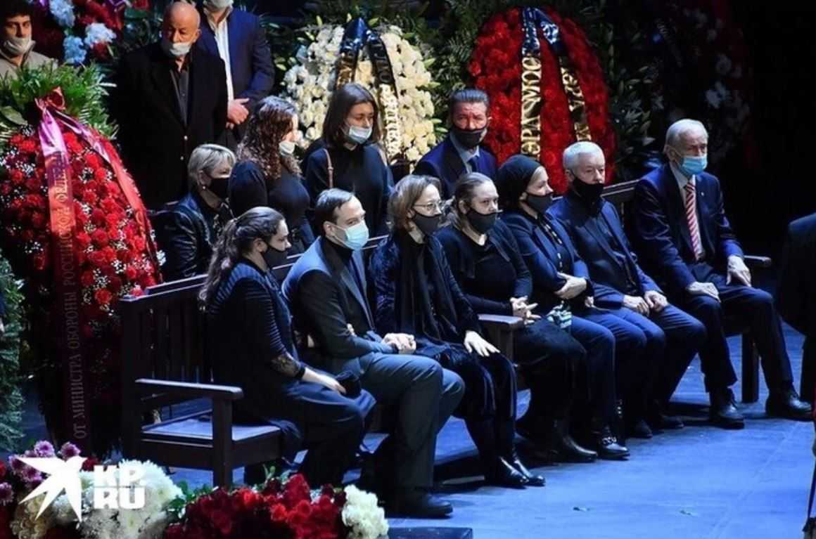 Узнали о ней, когда ей было 7 лет: что известно о тайной внучке василия ланового