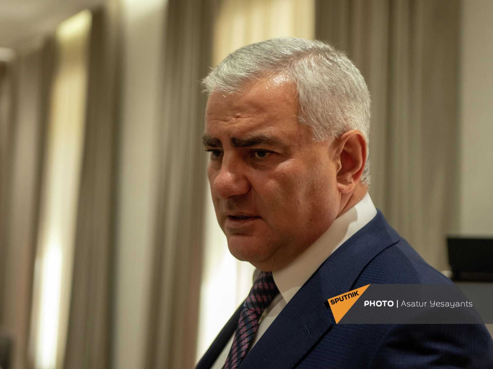 Баку объявил главу союза армян россии, президента группы «ташир» и главу «royalsys engineering» в международный розыск