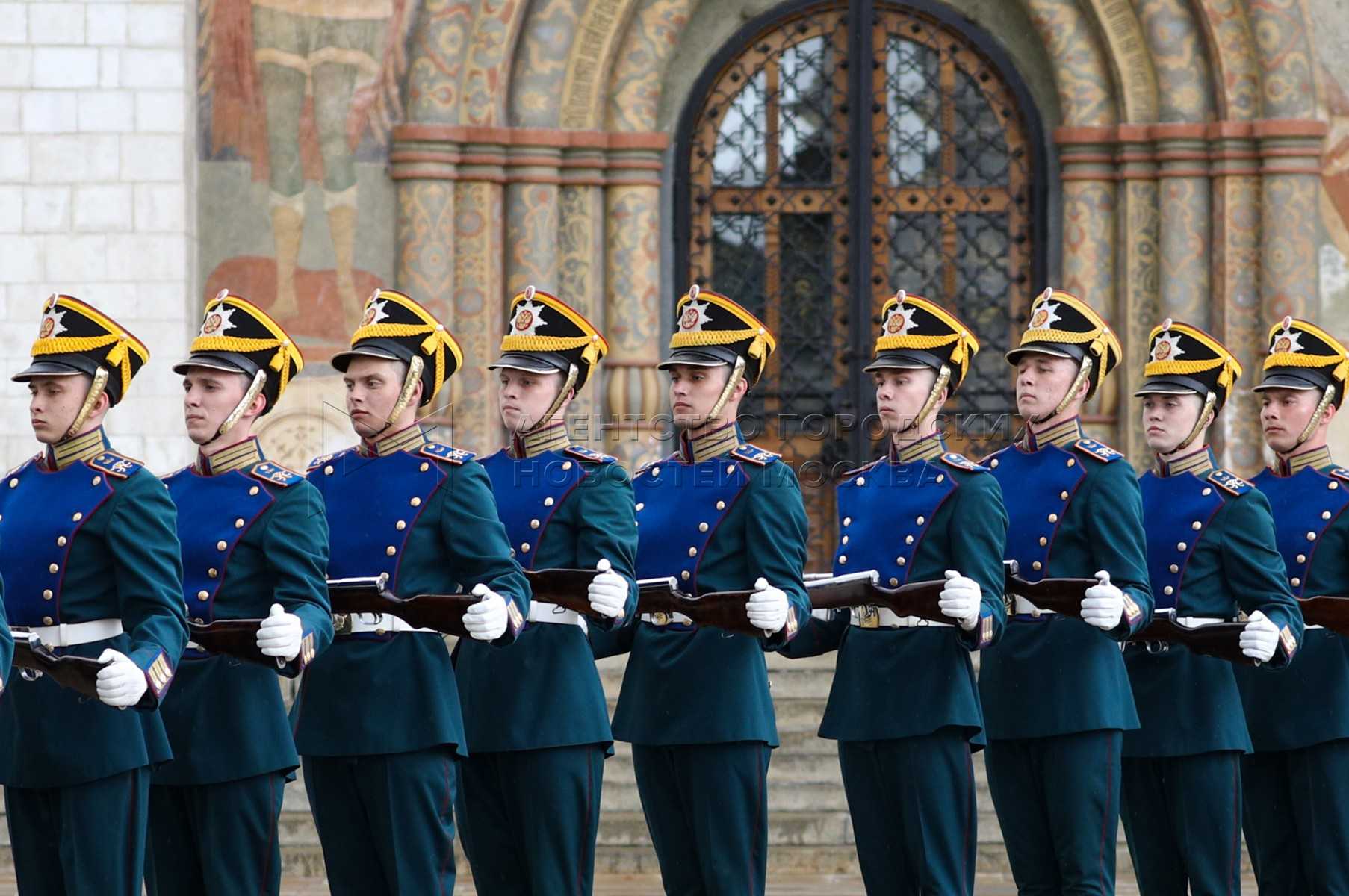 Как попасть на субботний развод почётного караула в кремле