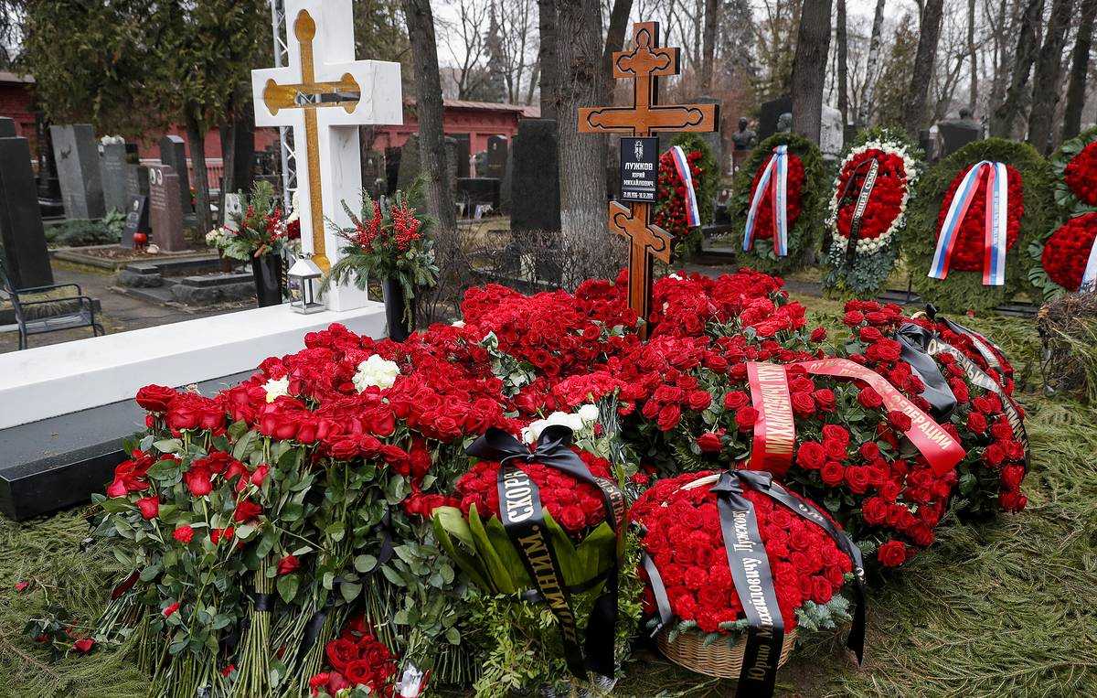 Юрий лужков – биография, фото, личная жизнь, новости, причина смерти
