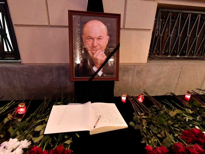 Юрий лужков – биография, фото, личная жизнь, новости, причина смерти