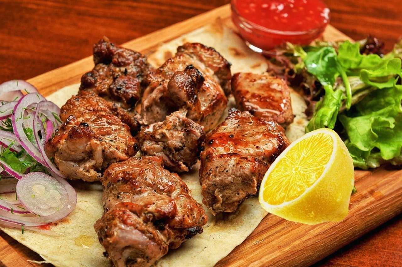 Сочный шашлык из свинины - 7 самых вкусных маринадов, чтобы мясо было мягким