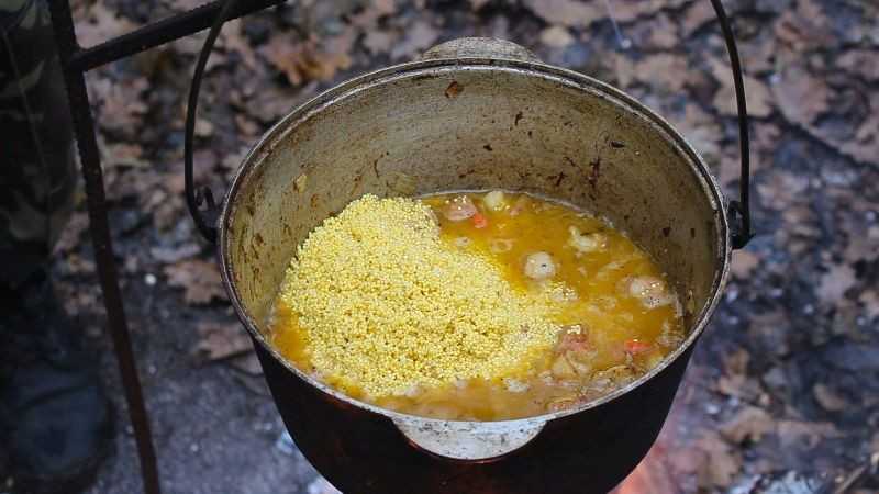 Пшенная каша (кулеш). солдатская каша из пшена и тушенки в домашних условиях