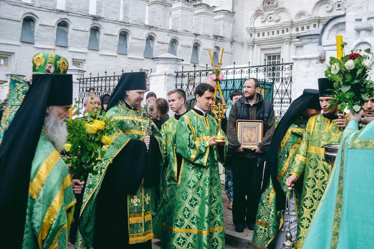 Какой сегодня церковный праздник 3 апреля. Православие сегодня. Религиозный праздник сегодня в Польше. Что отмечают сегодня православные.