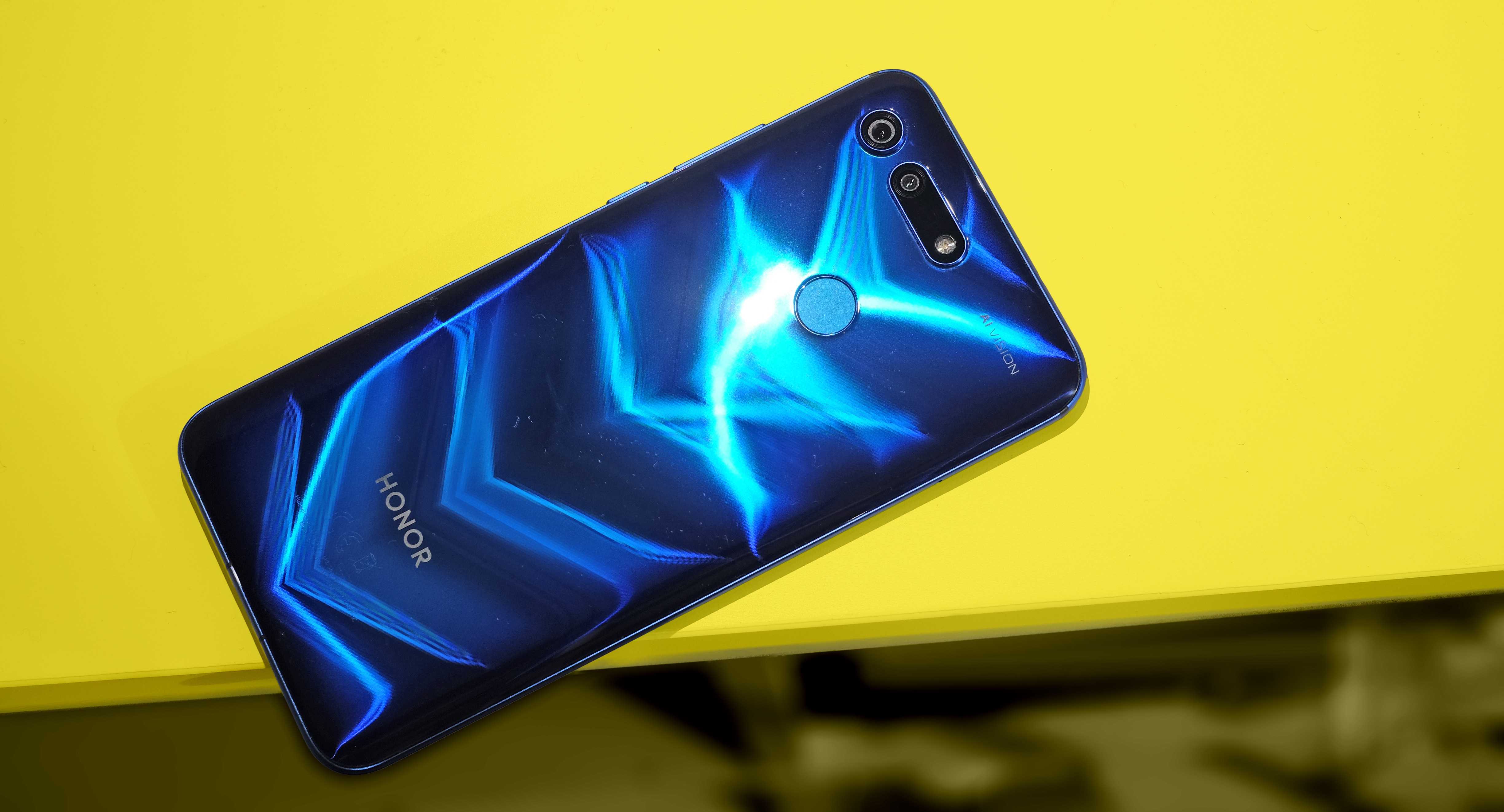 Honor view 20 только вышел, но уже стал худшим смартфоном