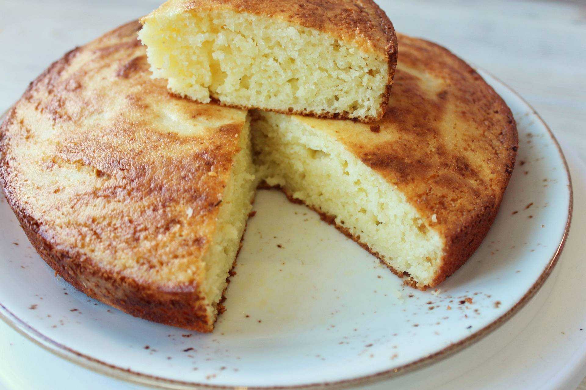 Манник на кефире — 7 рецептов очень вкусного и воздушного пирога в духовке