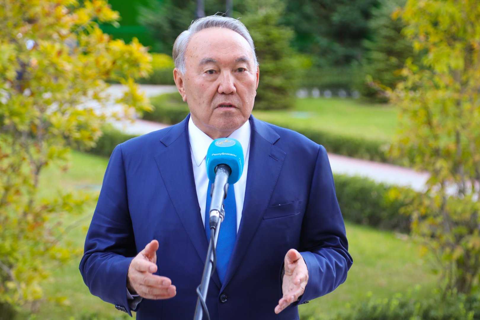 Назарбаев покинул пост по собственному желанию. насколько это уникальный случай?