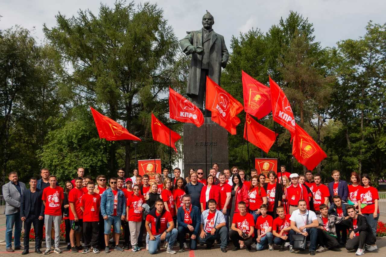 Не расстанусь с комсомолом, буду вечно молодым! как отмечаем и поздравляем с днем комсомола в октябре 29 числа | всеволод калита | дзен