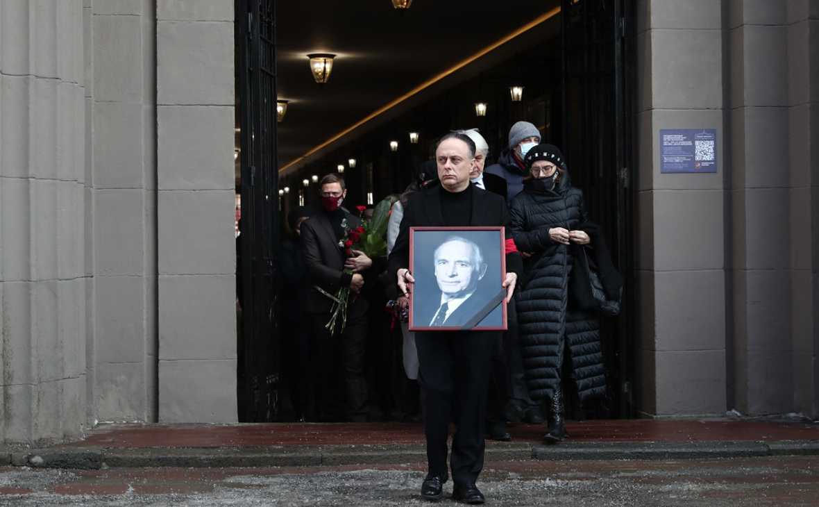 Три жены василия ланового