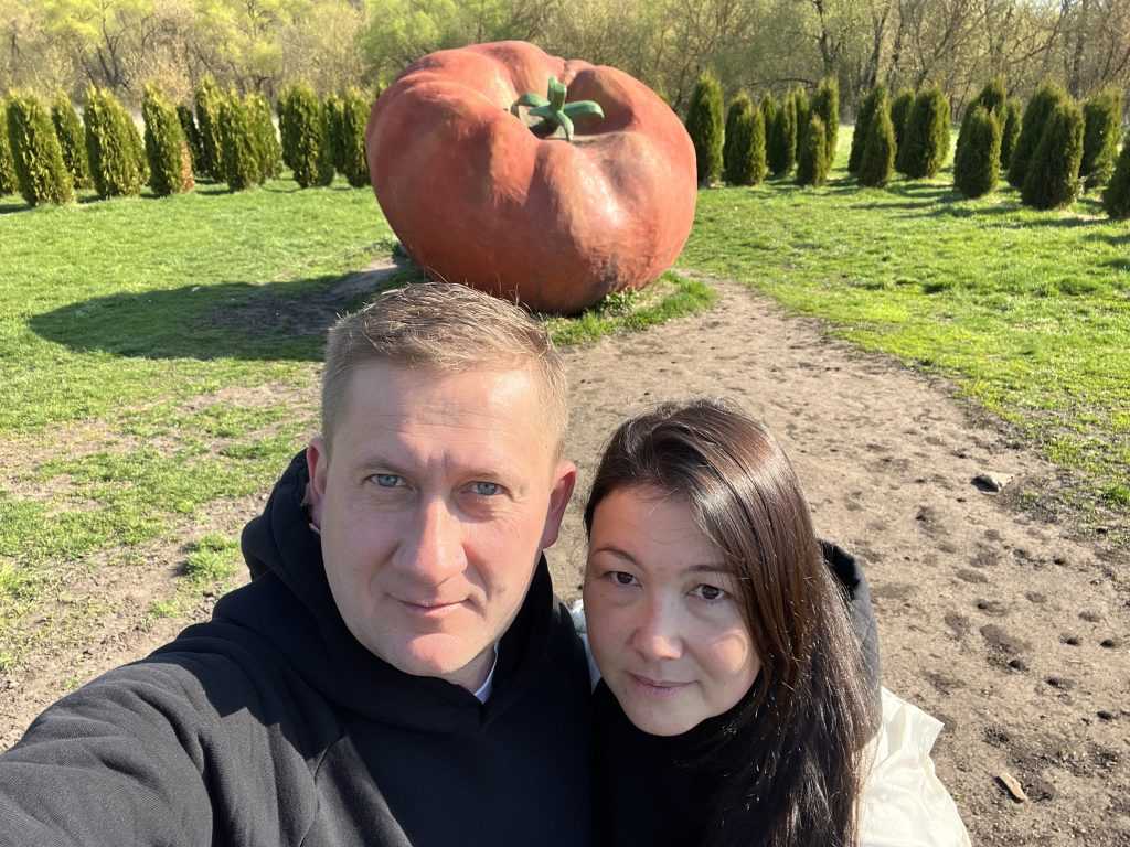 Смерть забирает лучших: в 37 лет скончался актер сергей смирнов, озвучивавший героя фильма «50 оттенков серого» - 1rre