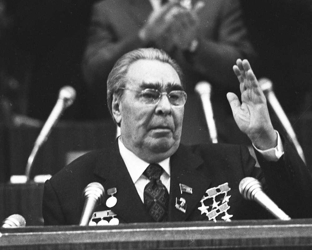 Леонид ильич брежнев: биография, личная жизнь, годы правления, причина смерти