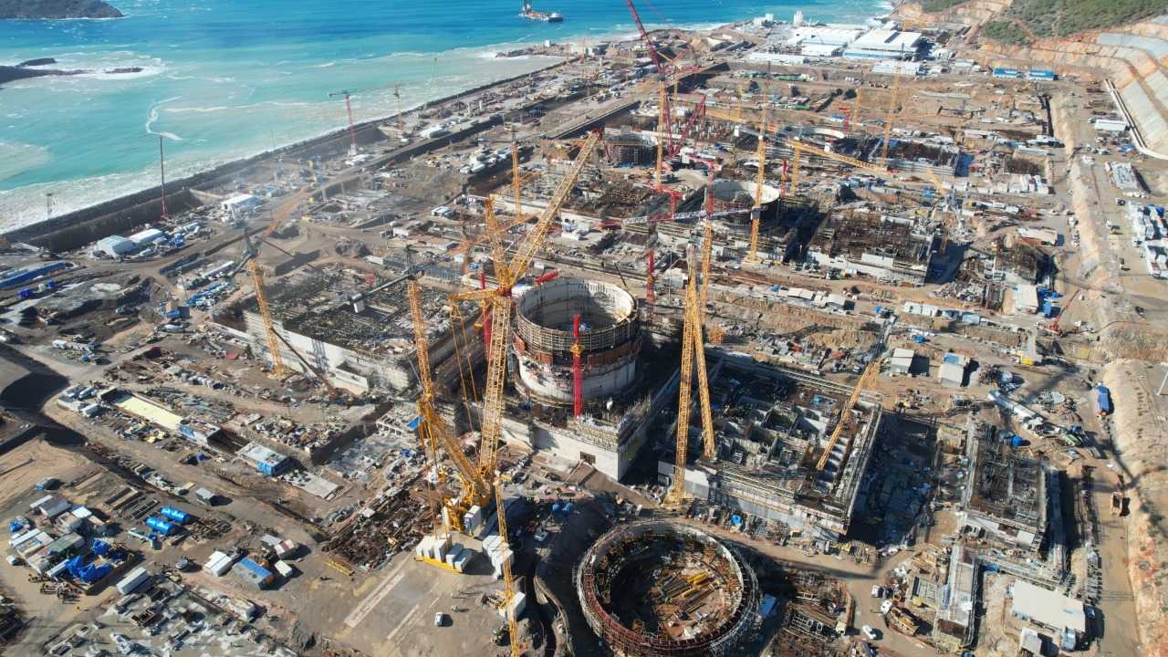 "изучить опыт турции". informburo.kz выяснил, как "росатом" строит аэс "аккую", о которой говорил токаев