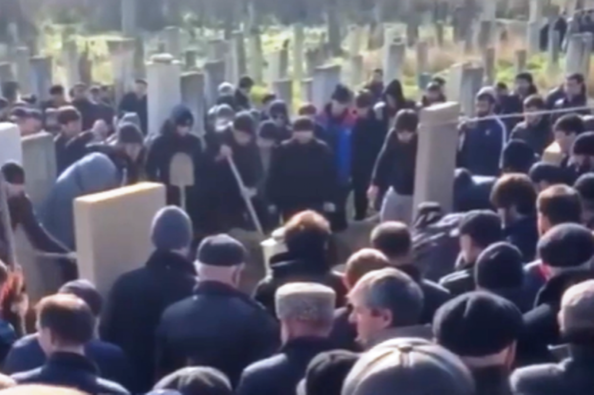 Где похоронят киву. Саид Губденский блогер похороны. Похороны Саида Губденского. Саид Губденский блогер
