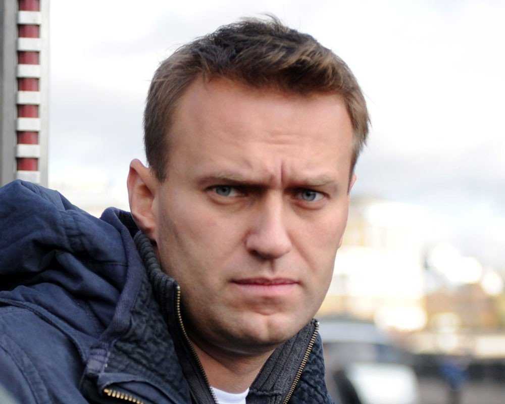«отказывается от работы и лечения»: что говорят в колонии о навальном и условиях его содержания