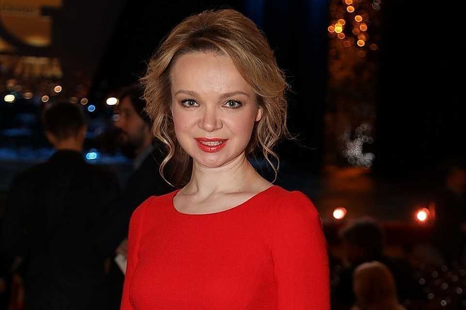 Виталина цымбалюк-романовская и прохор шаляпин сообщают, что их свадьба состоится, когда они почувствуют в этом необходимость
